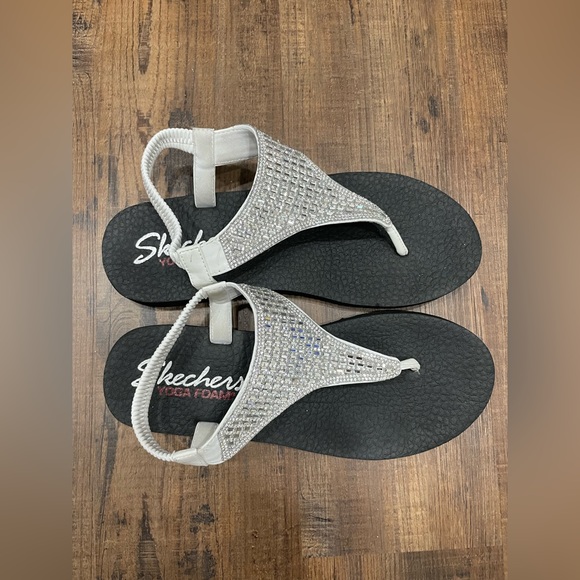 Skechers Shoes Skechers Yoga Foam Ankle Strap Thong Sandals